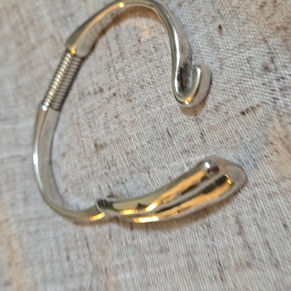 Uno de 50 latch hook silver bracelet - Picture 4 of 7